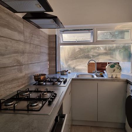 Easy Rooms, London Luton Airport -24 Hour Check-In Esterno foto